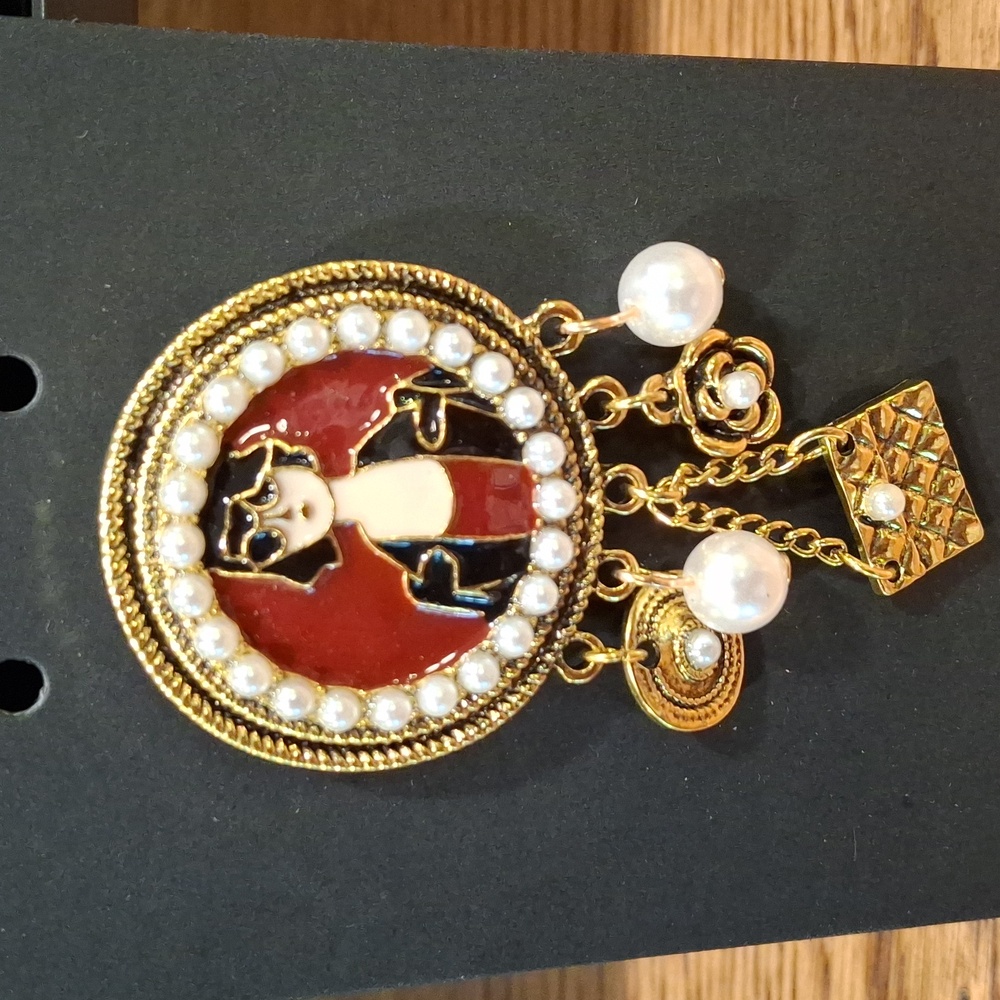 Retro Gold & Red Brooch with Pearl Accents